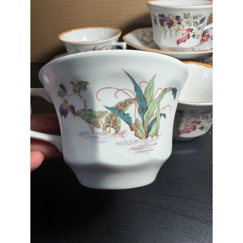 Wedgwood Devon Rose Tea Cup and Saucer Set of 4 Vintage Fine Bone China England